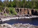 Скалы на берегу Ладожского озера