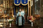 Батюшка Сергий у иконы Тихвинской Богоматери